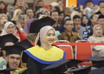 Kodew Ngalam Raih Sarjana Biologi UB Diusia 19 Tahun